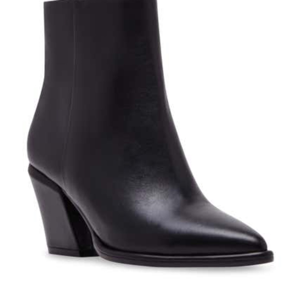 Blondo Waterproof bootie size 9M